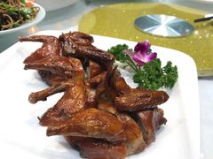 玻璃脆皮乳鸽-胡记饭店(保工街店)