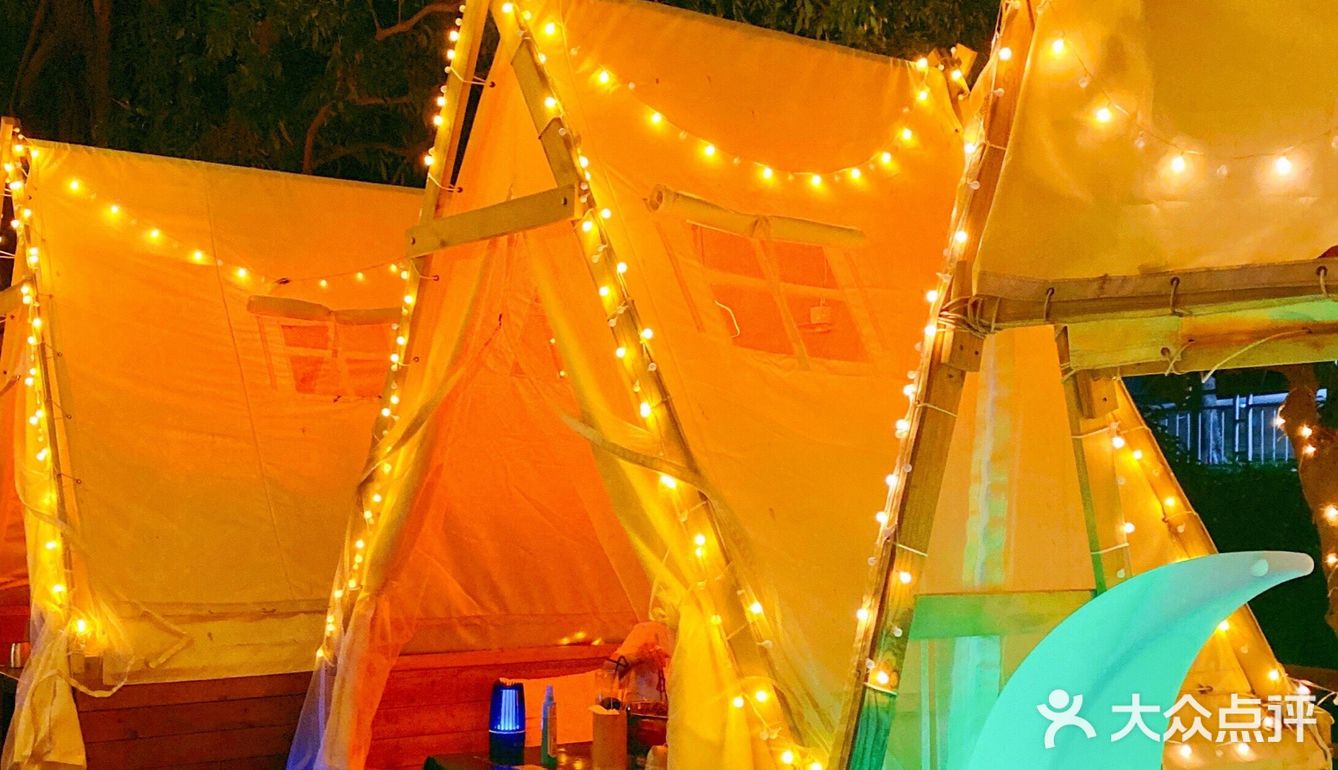 华侨城创意园敲适合约会的音乐餐厅 