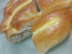 全麦蔓越莓乳酪包-巴黎贝甜(印象城店)