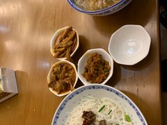 -邱芳粉店(迎宾大道旗舰店)