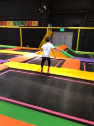 -蹦蹦跳跳(新奥购物中心店)