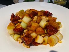 宫爆菌香鸡丁-荣公子创意菜