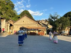 -高荡千年布依古寨旅游景区