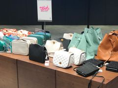 -URBAN REVIVO(上海中庚漫游城店)