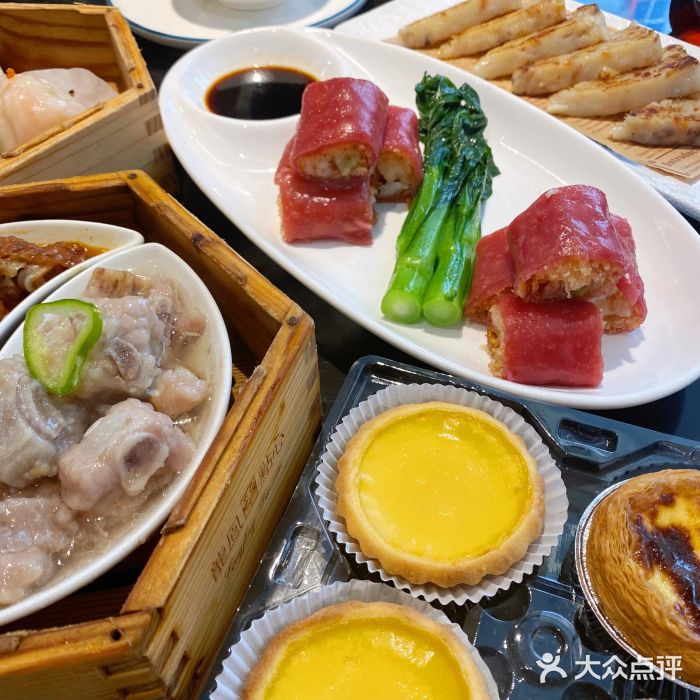 龙凤点心·饼家(松岗店)鲜虾红米肠图片