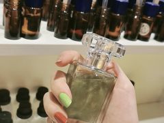 -妤香手工DIY香水调香室·团建·私人订制(欧亚新生活店)