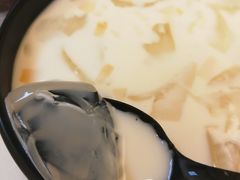 -志龙皇冠吃货椰子铺