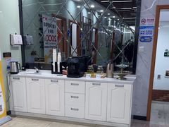 -茂菊口腔连锁(浦东南路店)