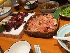 -老滇山寨•云南特色菜•地方菜•民族风情歌舞表演(金碧店)