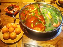 -快活林酸汤鱼鲜品火锅店(甲秀楼店)
