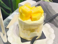 -W COLLECTIVE  DESSERT SHOP