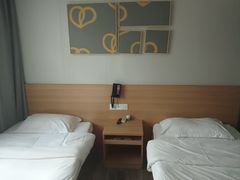 -布丁严选酒店(杭州武林西湖文化广场地铁站店)