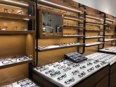 -罗伯特眼镜·蔡司官方授权(罗湖国贸店)