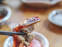 -黄记四更烤乳猪店