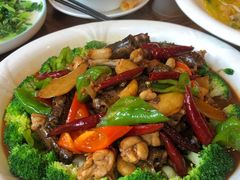 鳝筒烧牛蛙-旭龙鱼头王(航华店)