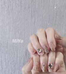 -悦指间美甲美睫