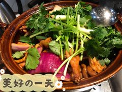 -胡须佬鸡煲四季火锅(海雅缤纷城店)