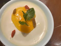 带奶皮的酸奶芒果-雀舞云南菜(天津天河城购物中心店)