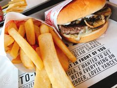 蘑菇牛肉汉堡-FATBURGER 特富客汉堡(外交公寓店)
