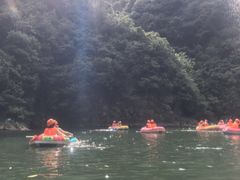 -安吉龙王山峡谷漂流