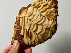 日本柚杏仁可颂-PAOPAO Bakery&Café(港汇店)