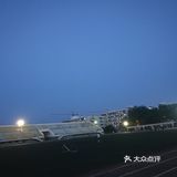 烟台大学体育场,和初中同位一起在观海路吃了晚饭