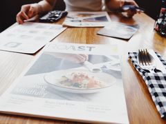 -ROAST coffee & eatery