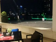 -曼谷湄南河畔华美达广场酒店