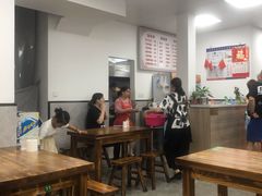 大堂-何记酿皮店(西流湾店)