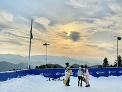 -浙东第一尖雪山欢乐谷