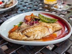 香煎海鲈鱼配蔬菜-BROWNSTONE布朗石西班牙餐厅(富城店)