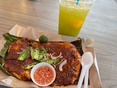 -东海岸人工湖美食村