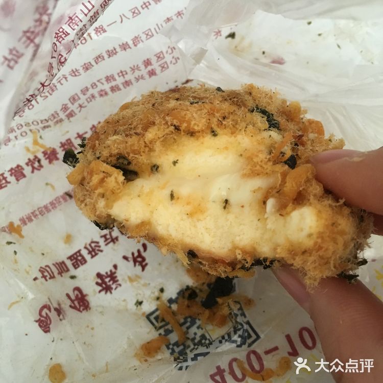 最爱鲍师傅的海苔酥松小贝~~我之前很讨厌吃肉松