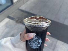 -星巴克臻选(盐城金鹰聚龙湖店)