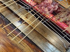 -哈尔滨小酒馆·鲜肉现穿自助烧烤(康新花园店)