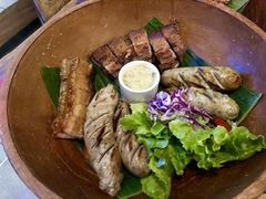 香肠拼盘-Naughty Nuri’s Phuket