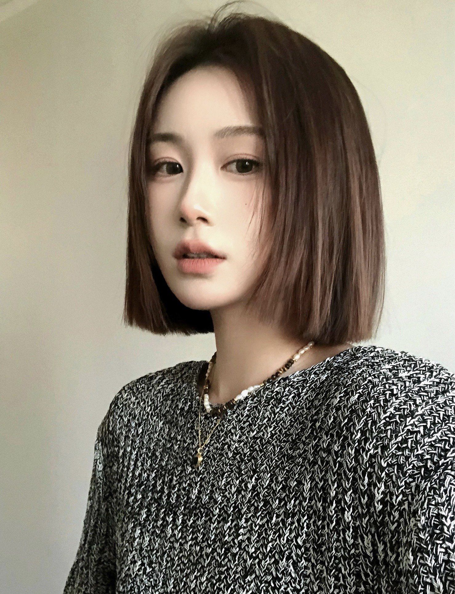 秋冬减龄一刀切短发