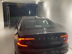 -杭州中沃沃尔沃4S店(滨江区店)