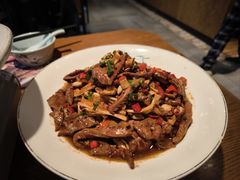 -黄泥岗·地道湖北菜(奥特莱斯店)