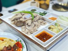 -沙枣树辣子鸡•新疆家常菜(喀什西路店)
