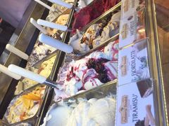 -Gelateria Dondoli