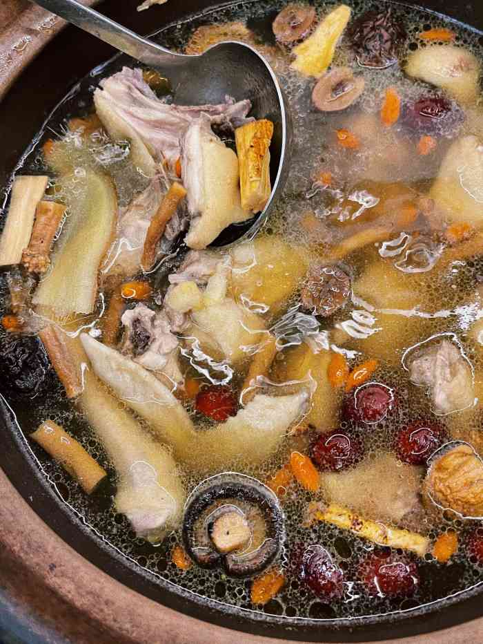 德芸记炭炉鸡煲(建设路店)