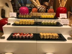 -华邑酒店·鲜艳全日自助餐厅