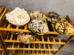 -菌海森林·非遗野生菌火锅(西山区滇池路摩根道店)