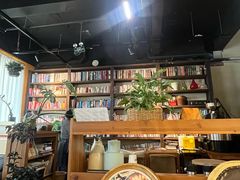 -房角石咖啡与书(吉大南校店)