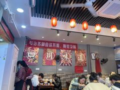 -爆炸头阿姨小四川正宗川味小吃(无任何分店)