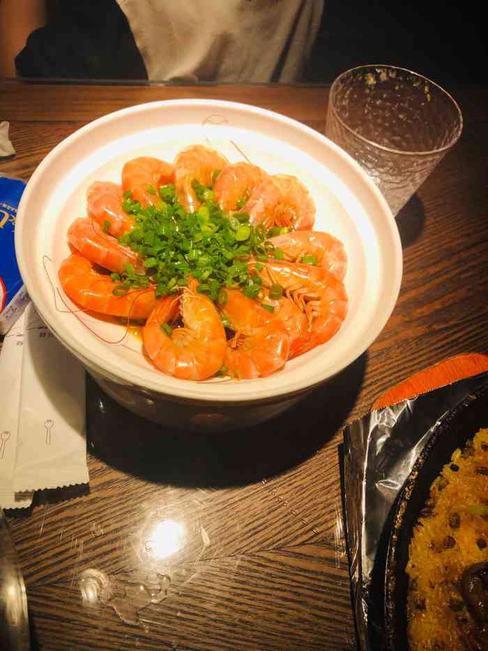 莲花餐饮(东方亿象城店)-"[薄荷]环境:环境很好,大厅的结构比较.