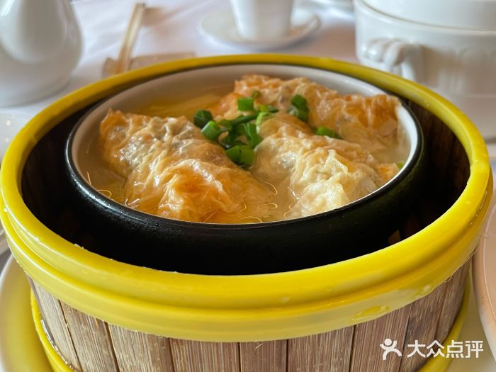 顺德喜来登酒店·采悦轩上汤鲜虾腐皮卷图片