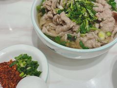 奔跑牛肉汤-犇逸·乐山跷脚牛肉·四川现炒(览海店)