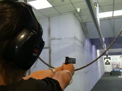 -都市枪神实弹射击俱乐部